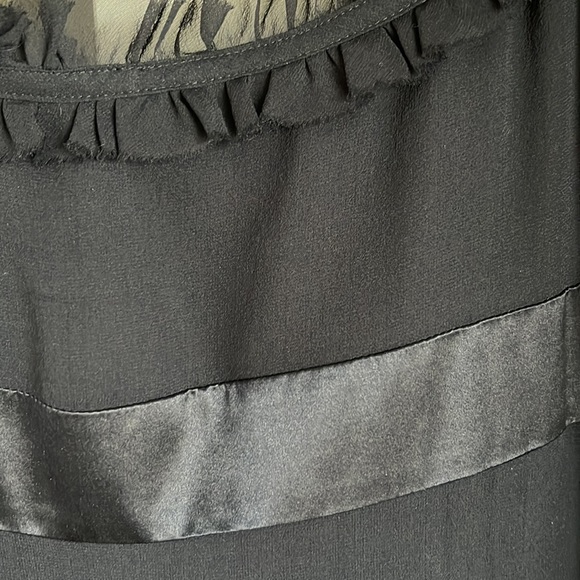 Gorgeous 100% Silk Black Ted Baker Cocktail Dress with Awesome Detail - Picture 5 of 7